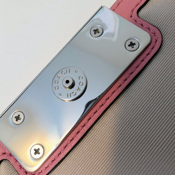 Coach branch Kristin Soft Leather pink wristlet/clutch - Picture 9 of 13